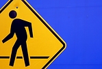 【多倫多開車】走路要小心! 行人過馬路被撞反被開罰單