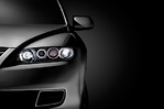 對車前燈進行自配及維修，可以使光線恢復70%，但最好的改進方式就是用原廠配件來更換車前燈，其光線改善效果最佳。(Fotolia)