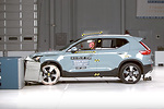 ）第一次參加美國IIHS（美國公路安全保險協會）碰撞測試的沃爾沃旗下最小款SUV--XC40獲得了最高安全評級Top Safety Pick+。(IIHS)