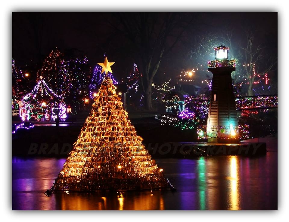 travel-simcoe christmas parorama.jpeg