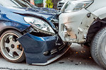 撞車險不是強制險，它保證車禍時，您能免受您的車輛損失。無論車禍是否您的責任，它都會支付您的損失。它還包含了撞車逃逸引起的損失。(Fotolia)