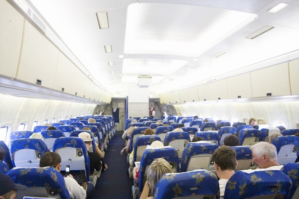 20160421_interior-of-airplane-600x400.jpg