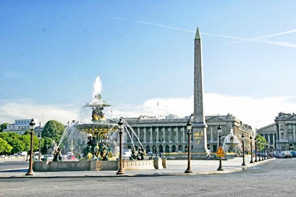 2.-Place-de-la-concorde-600x400