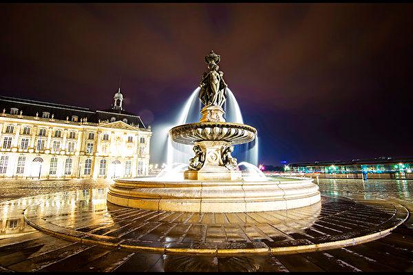 9.-Bordeaux-Fontaine-600x400