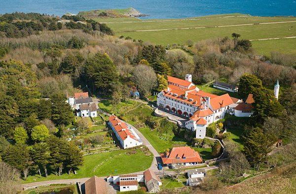caldeyisland-600x395
