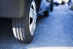 DOT 表示輪胎達到美國交通運輸部的輪胎安全標準,經認證可用於高速公路(Getty images)