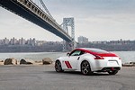 日產370Z採用操控、固定、背部支撐三層設計理念，讓您在坐下的一瞬間就感覺與整個車完全聯繫在一起了。(Nissan)