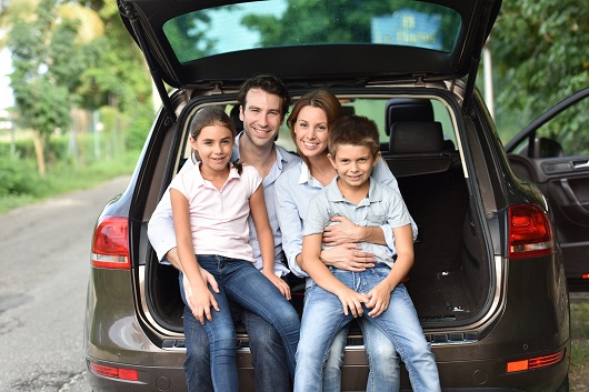爸媽們總在尋找能使旅途愉快，舒適又安全的車。有8種新車功能不容錯過，一定會吸引您和孩子。(Fotolia)