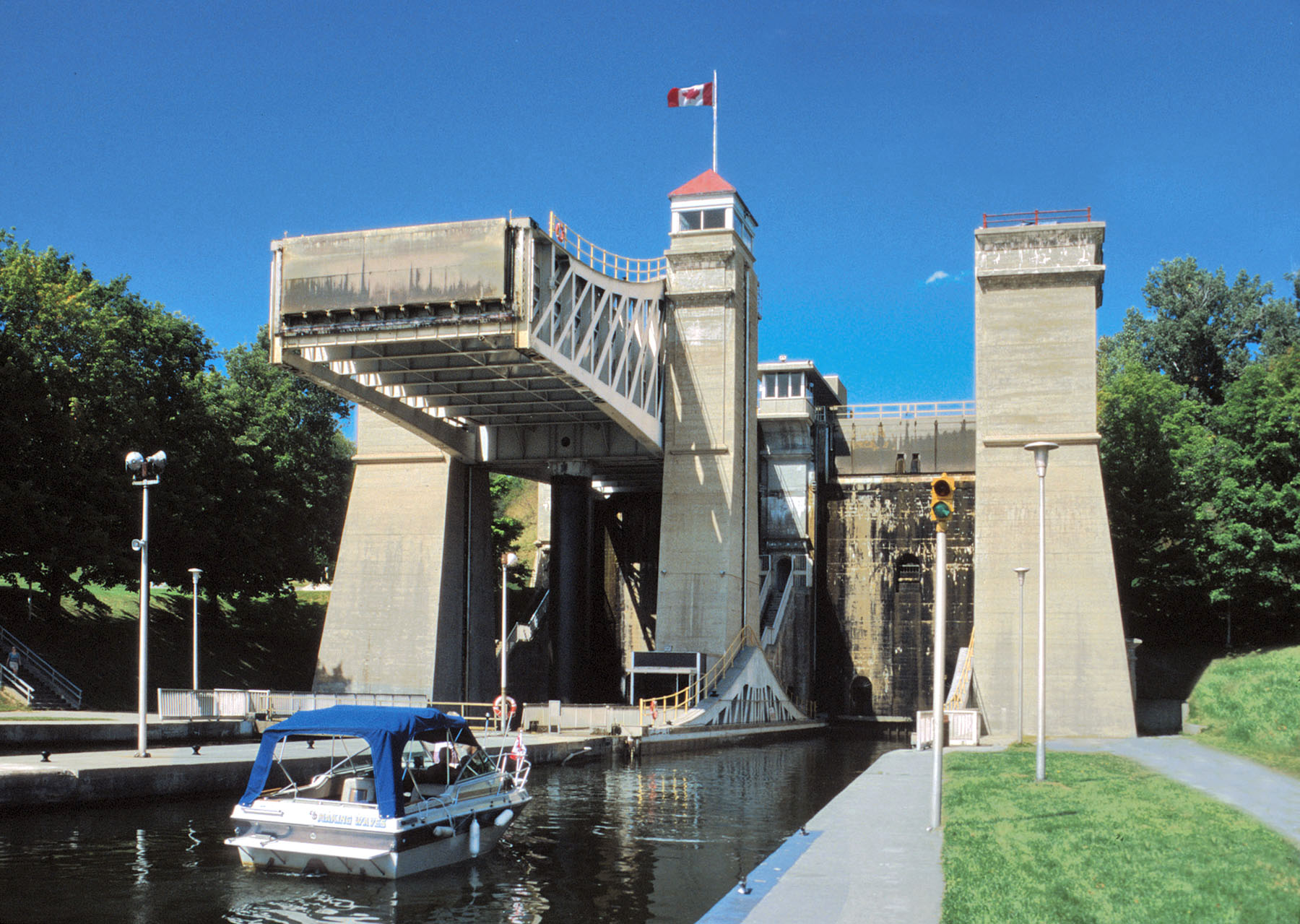 Peterb. Lift Lock.jpg